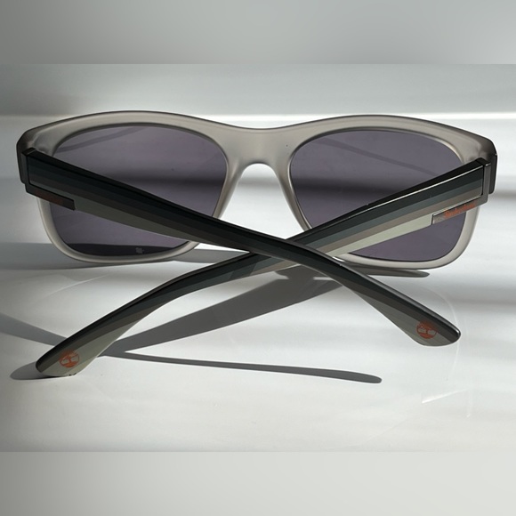 COPY - Men’s Timberland Matte Gray Plastic Rectangle Sunglasses 🕶️ - Picture 3 of 13